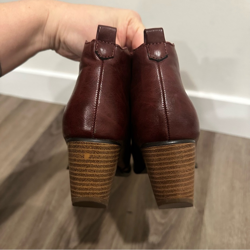Wild G Burgundy Red Scalloped Edge Heeled Ankle Boots - Picture 4 of 10